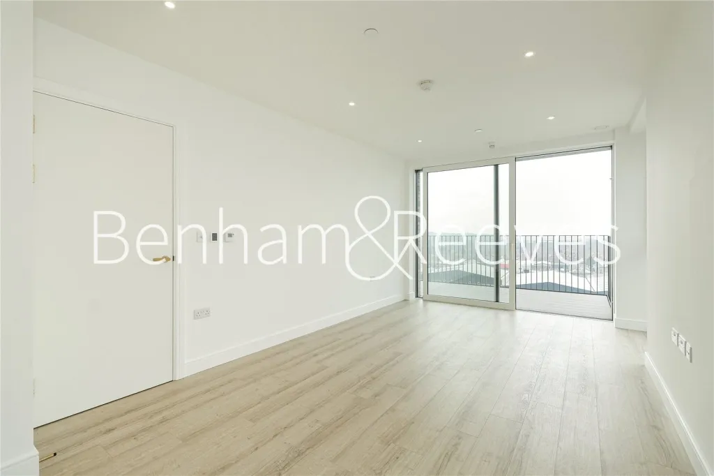 Quay Walk, Wembley and Alperton, HA0, photo 6