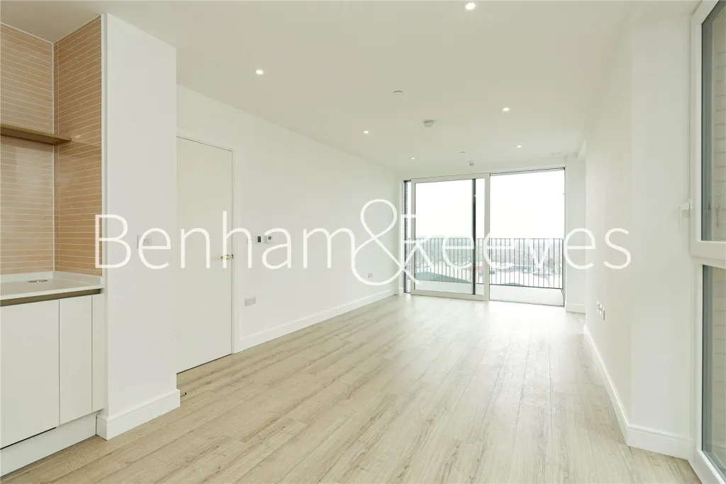 Quay Walk, Wembley and Alperton, HA0, photo 7