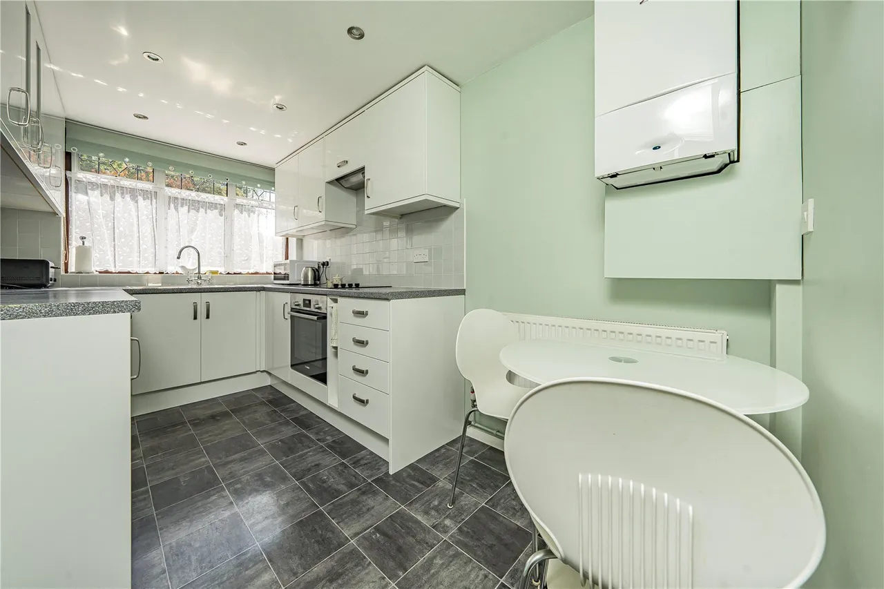 Frays Avenue, West Drayton, UB7, photo 6