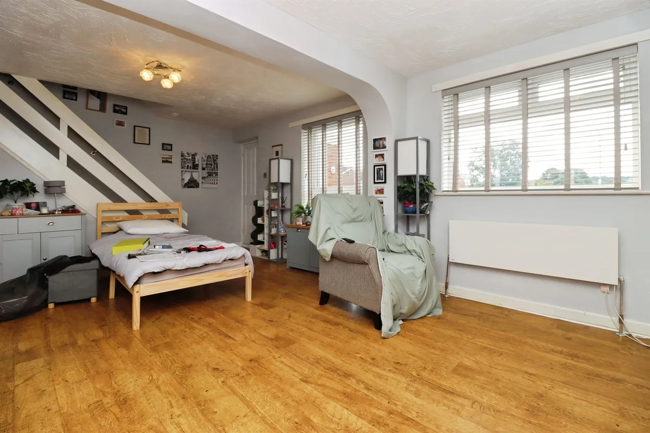 Rose Close, Rothwell, NN14, photo 7