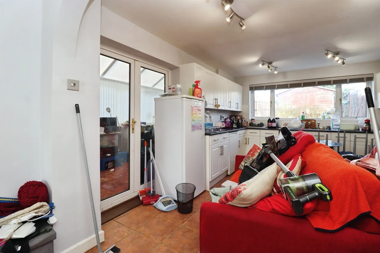 Rose Close, Rothwell, NN14, photo 12