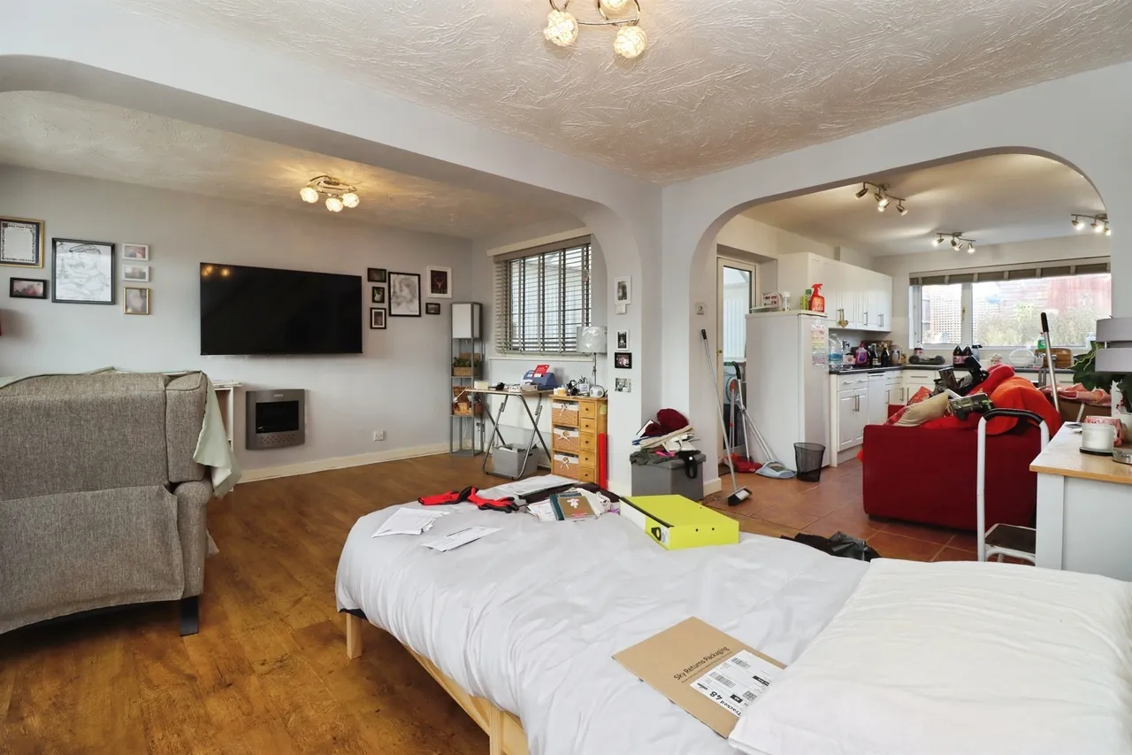 Rose Close, Rothwell, NN14, photo 8