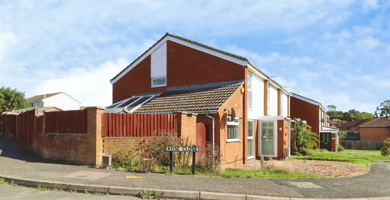 Rose Close, Rothwell, NN14, photo 21