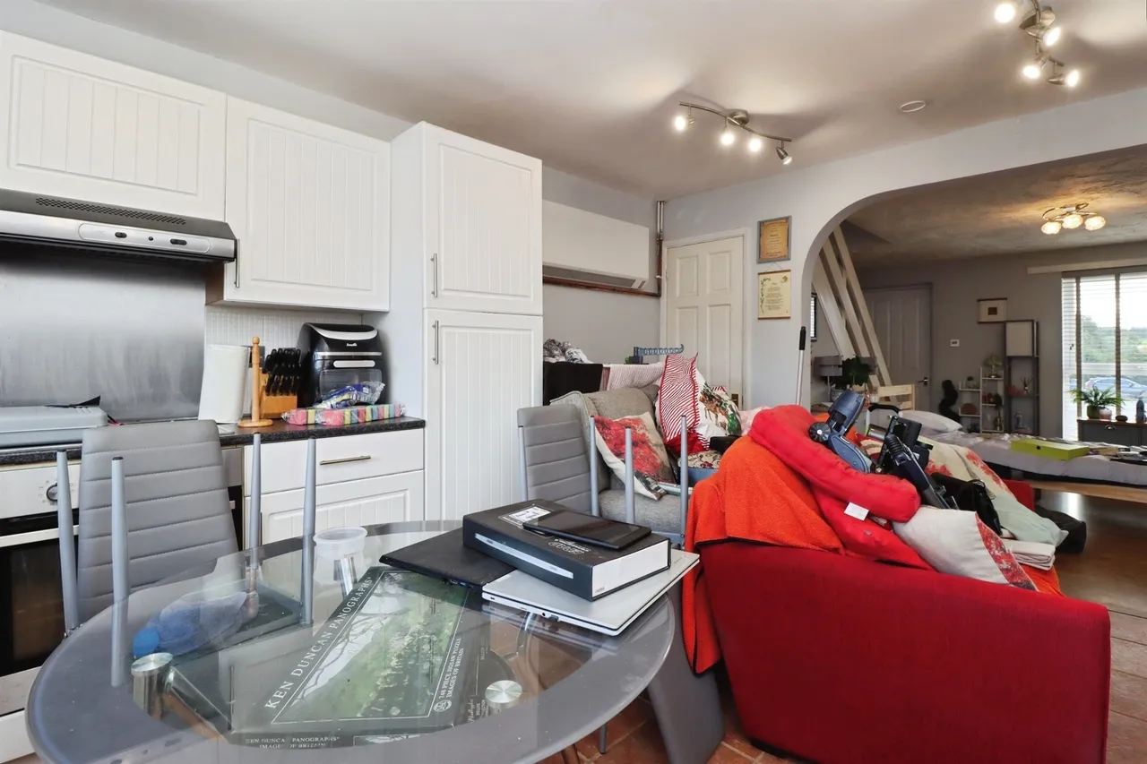 Rose Close, Rothwell, NN14, photo 11