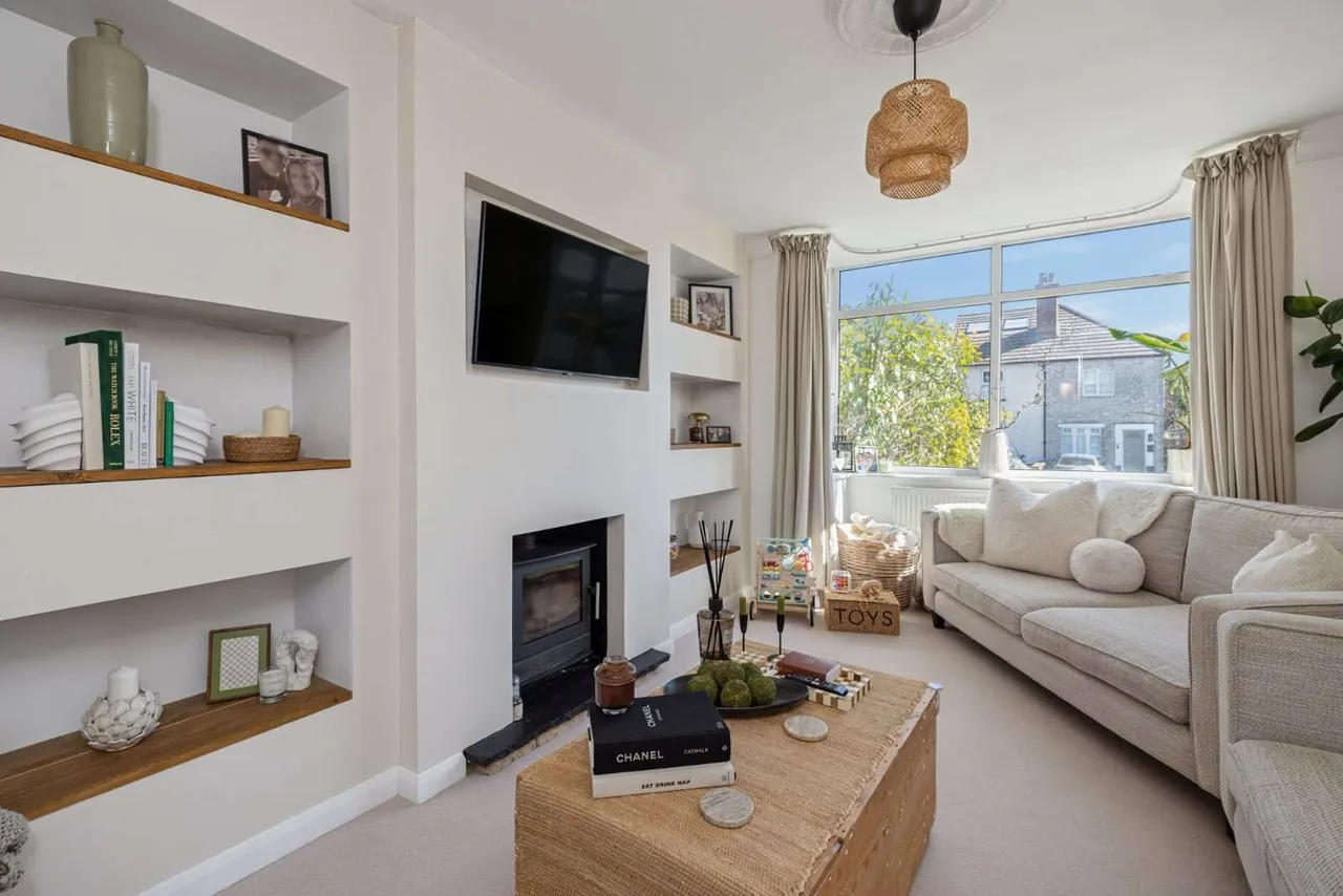Worplesdon Road, Guildford, Surrey, GU2 9RT, photo 2
