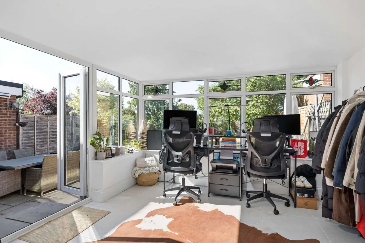 Worplesdon Road, Guildford, Surrey, GU2 9RT, photo 7
