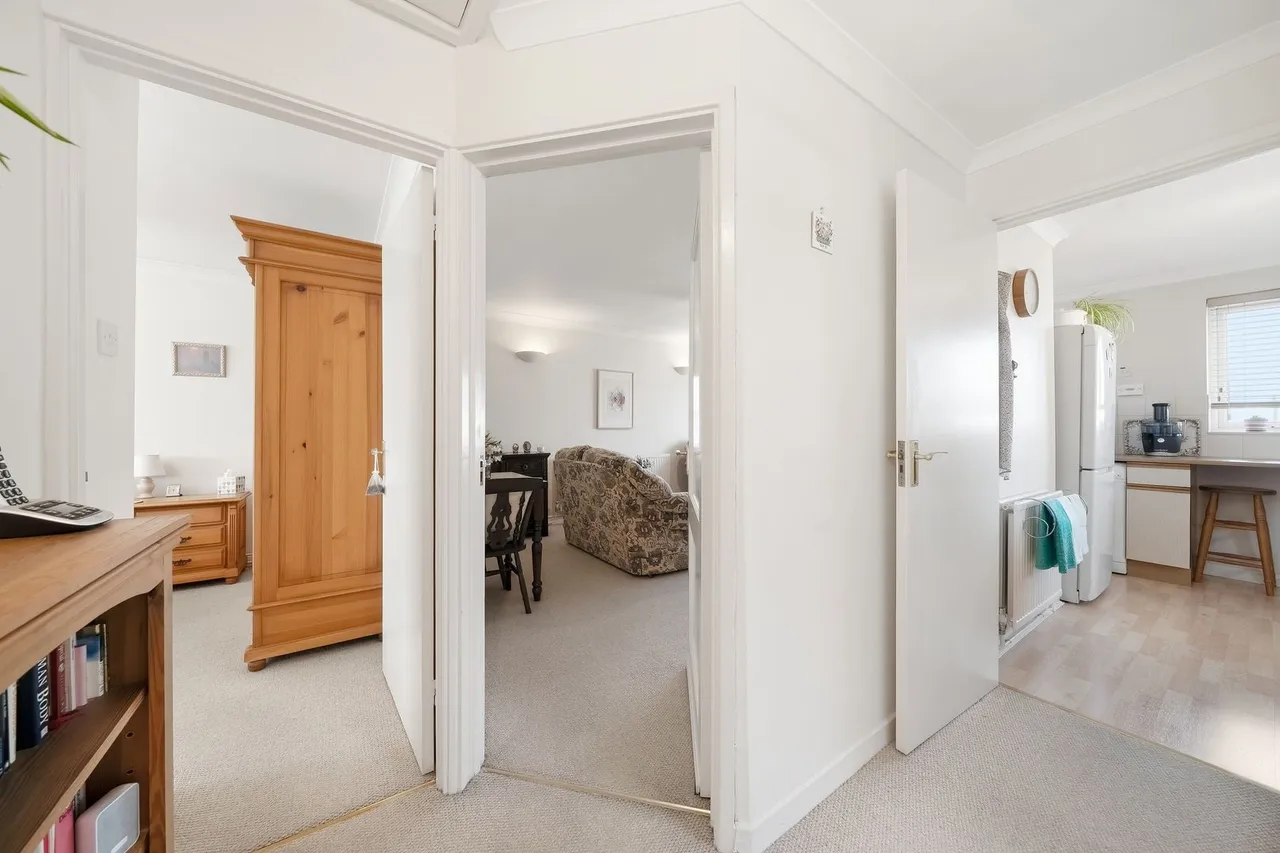 Conway Drive, Ashford, TW15, photo 14