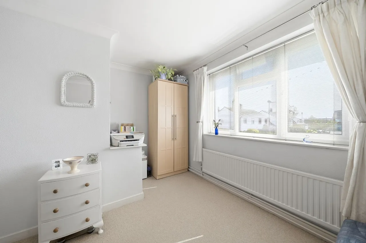 Conway Drive, Ashford, TW15, photo 12