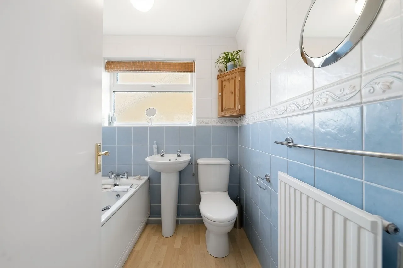 Conway Drive, Ashford, TW15, photo 13