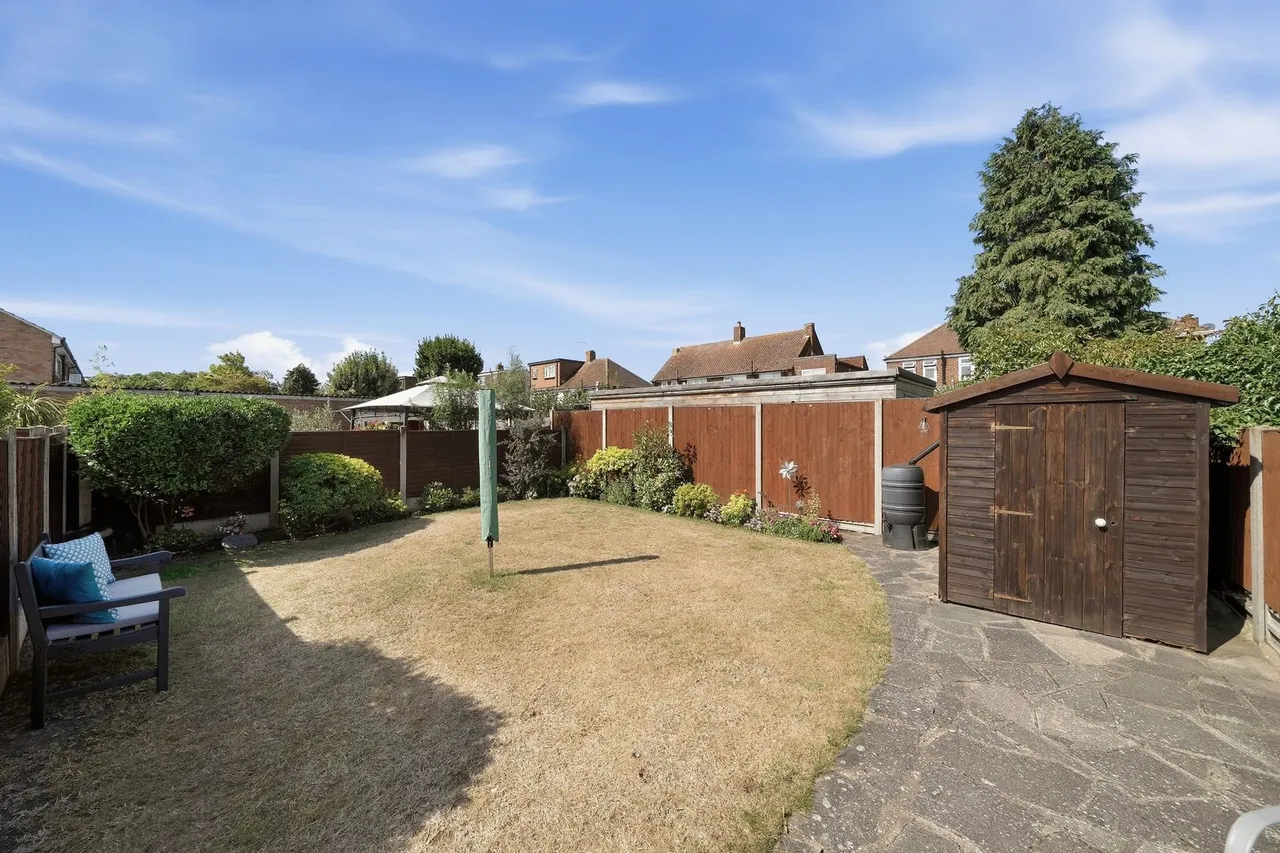 Conway Drive, Ashford, TW15, photo 4