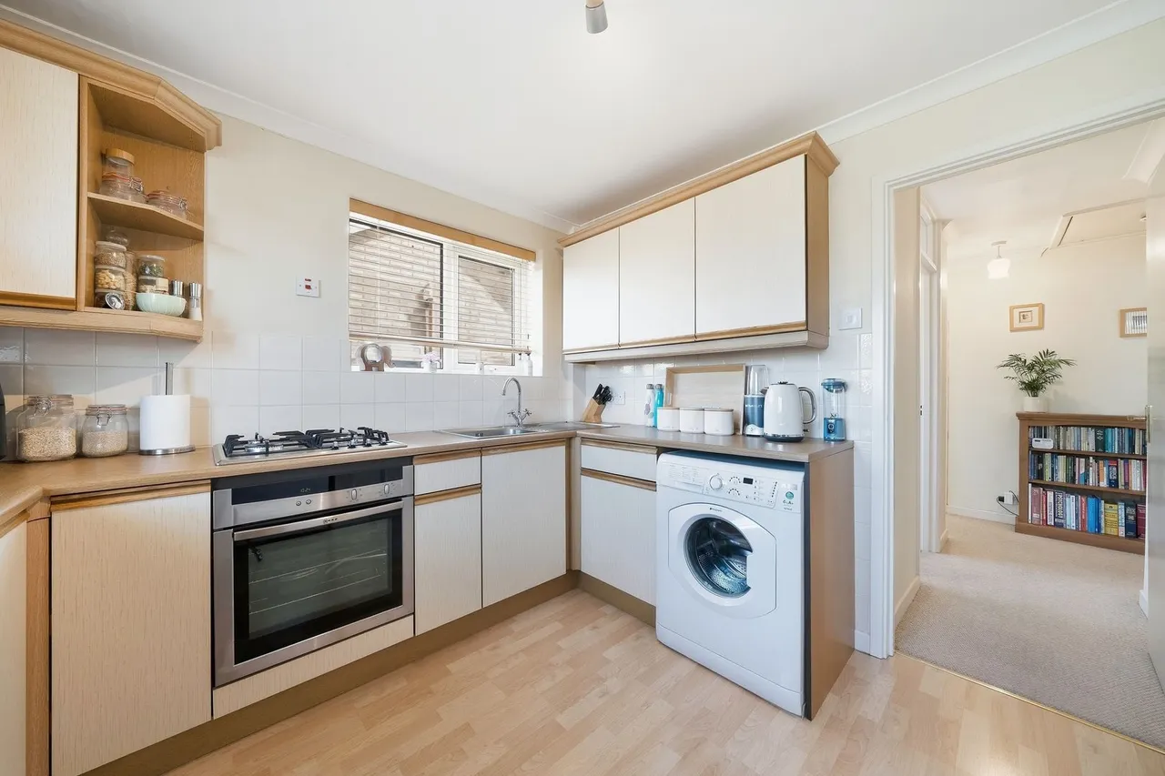 Conway Drive, Ashford, TW15, photo 5