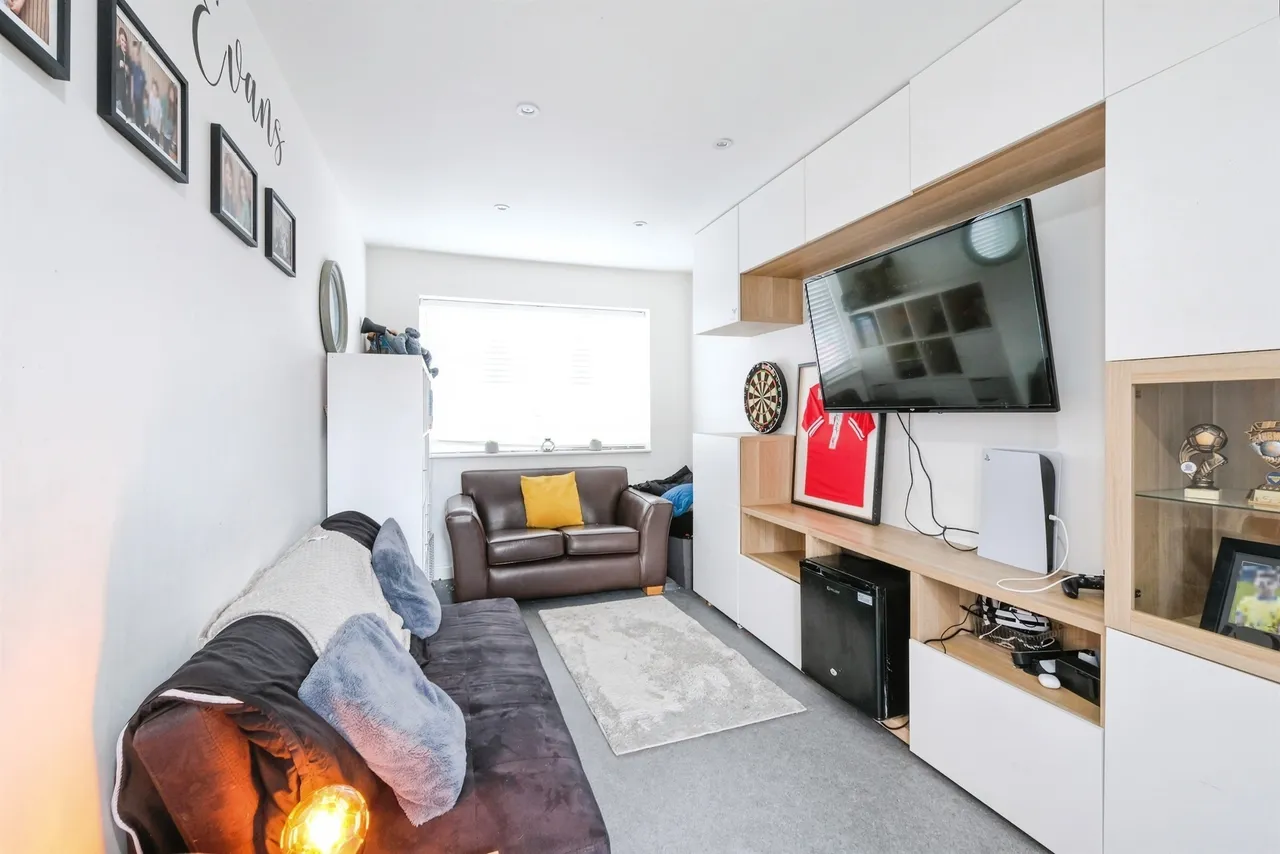 Bran Rose Way, Holmer, HR1, photo 6