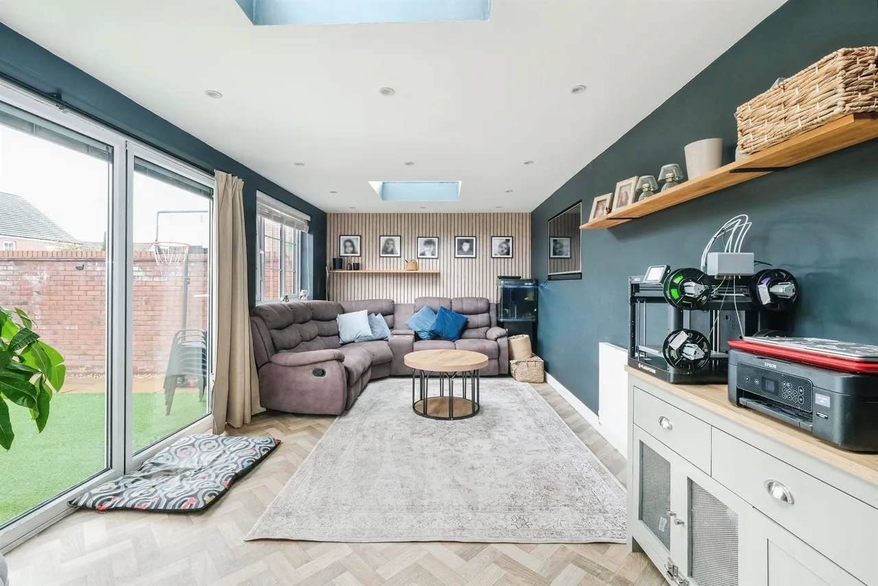 Bran Rose Way, Holmer, HR1, photo 4