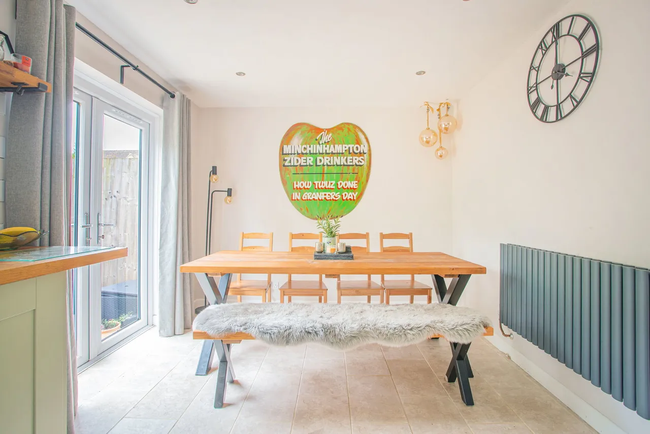 Clarrie Road, Tetbury, photo 4