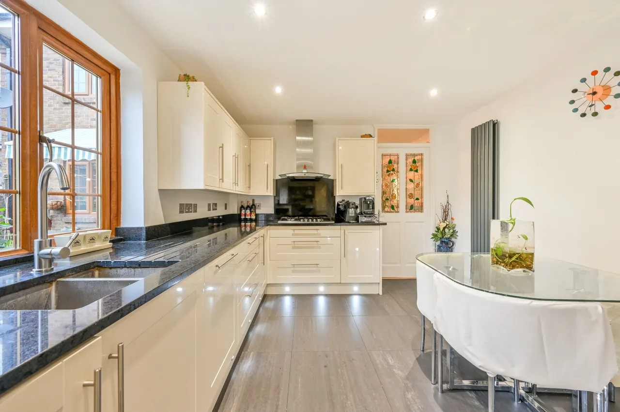 6 West Gardens, London, photo 4