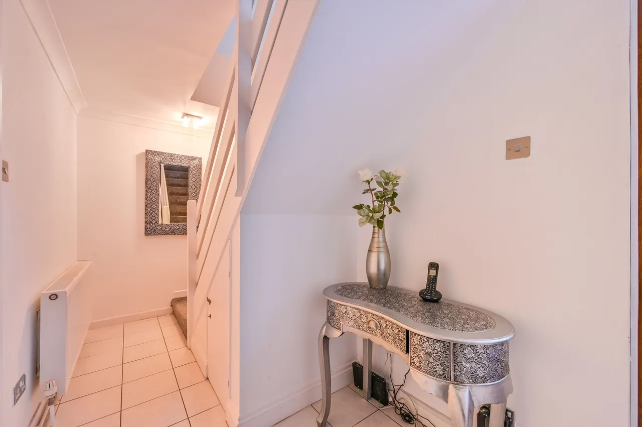 6 West Gardens, London, photo 8