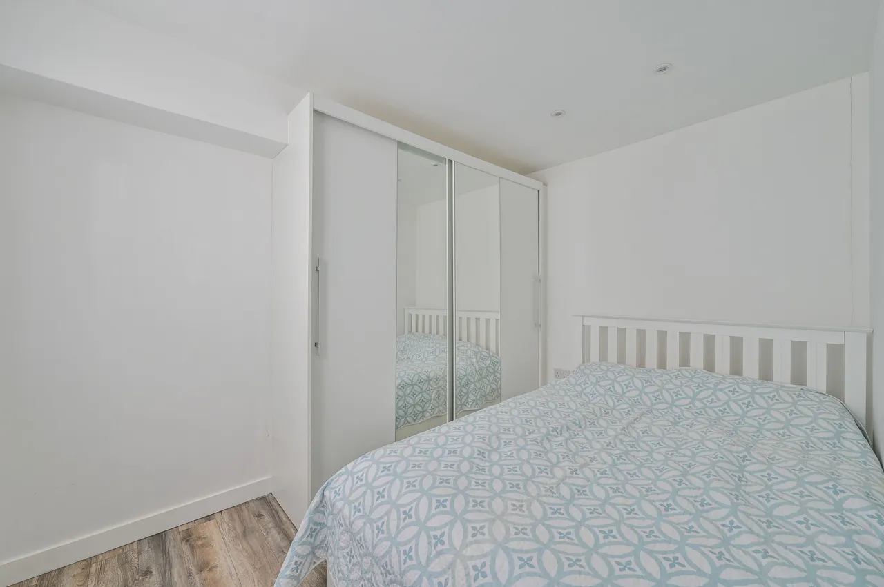 6 West Gardens, London, photo 9