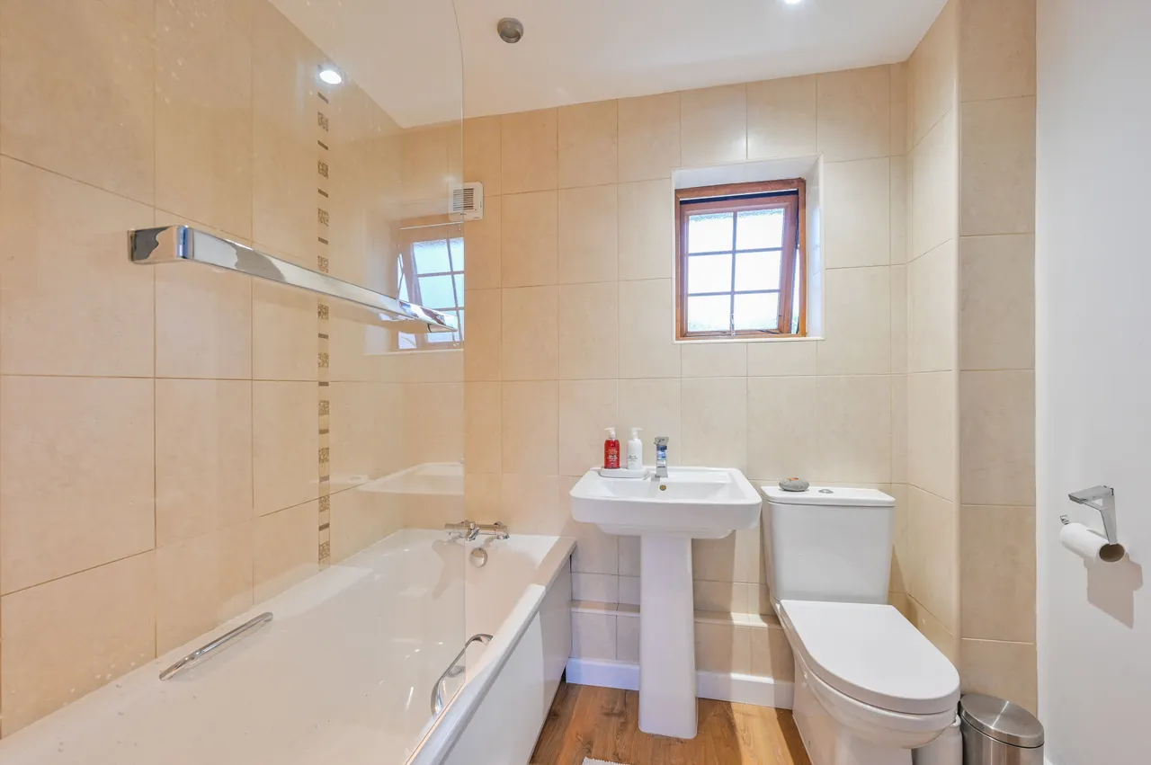 6 West Gardens, London, photo 12