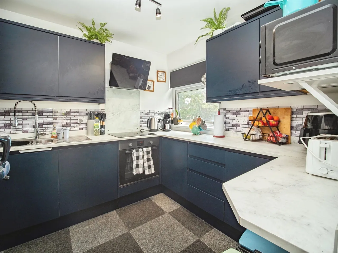 Wyke Road, Weymouth, DT4, photo 2