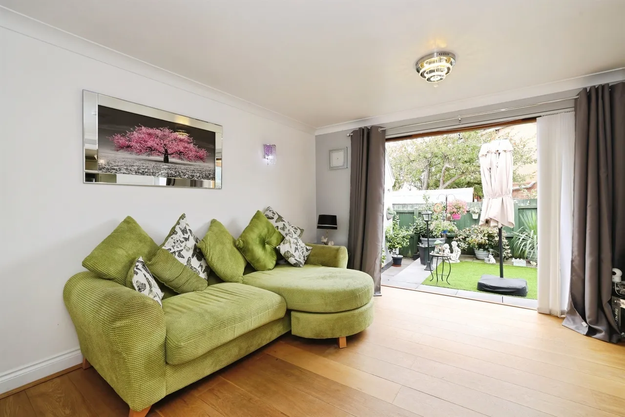 Thistlebarrow Road, SALISBURY, photo 4