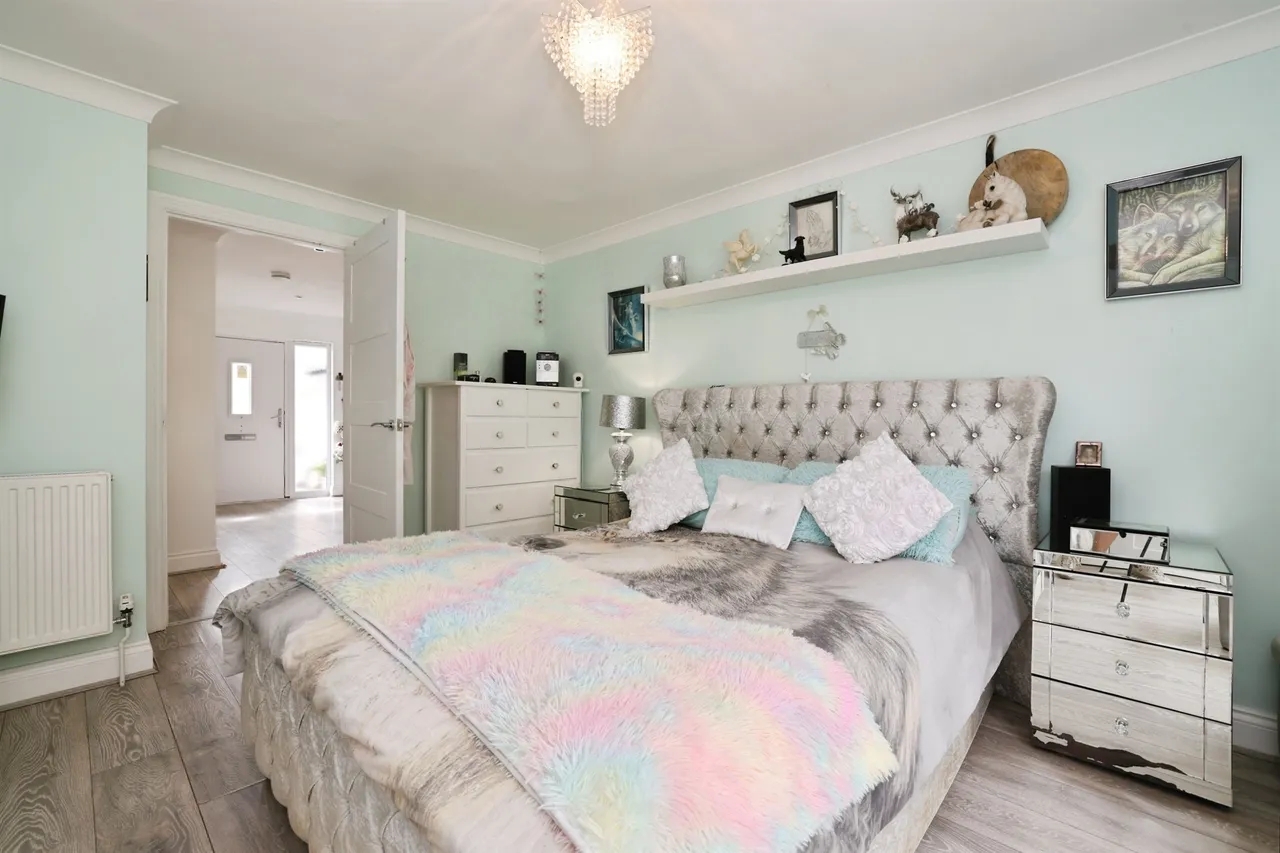 Thistlebarrow Road, SALISBURY, photo 10