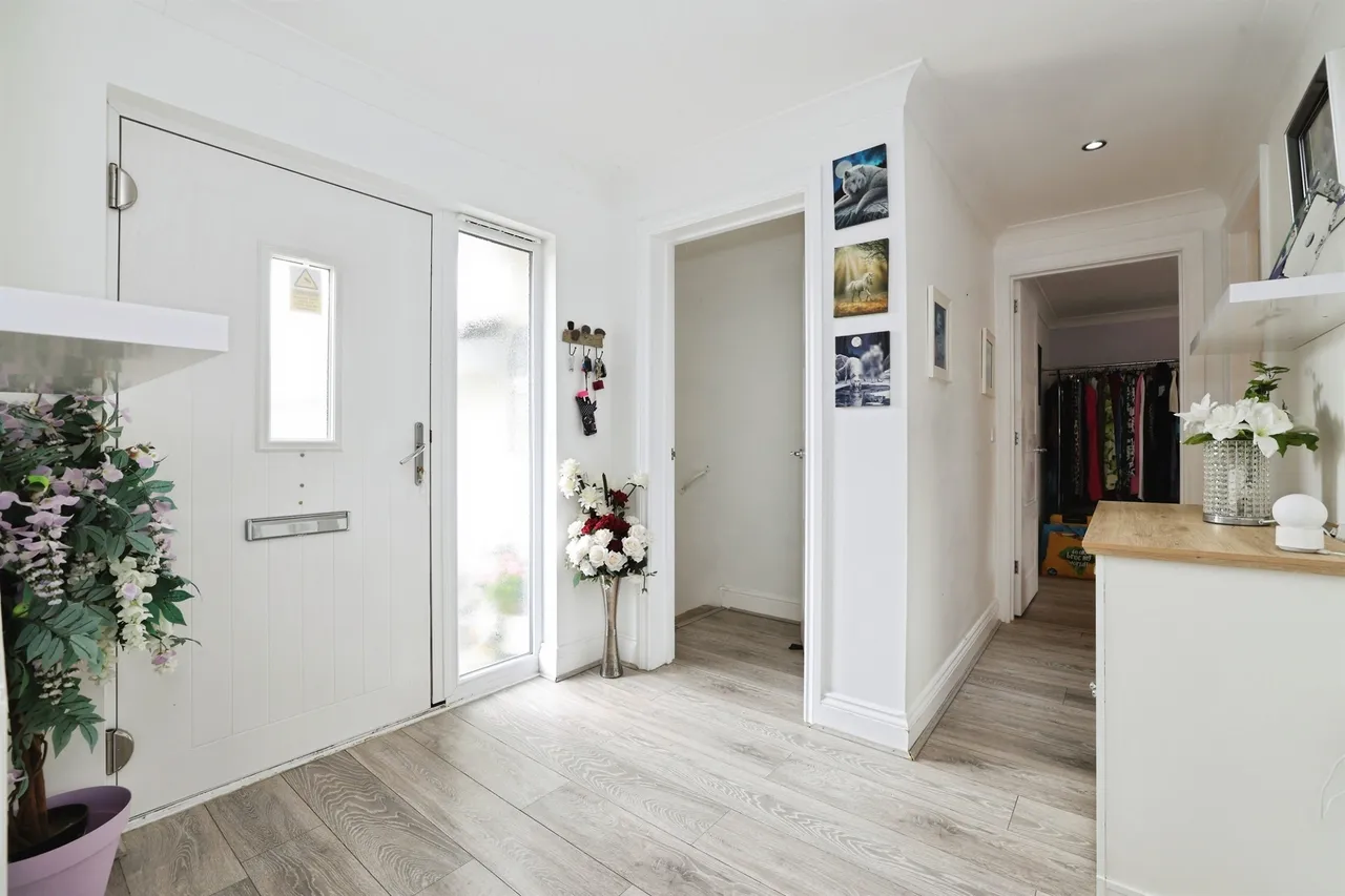 Thistlebarrow Road, SALISBURY, photo 9
