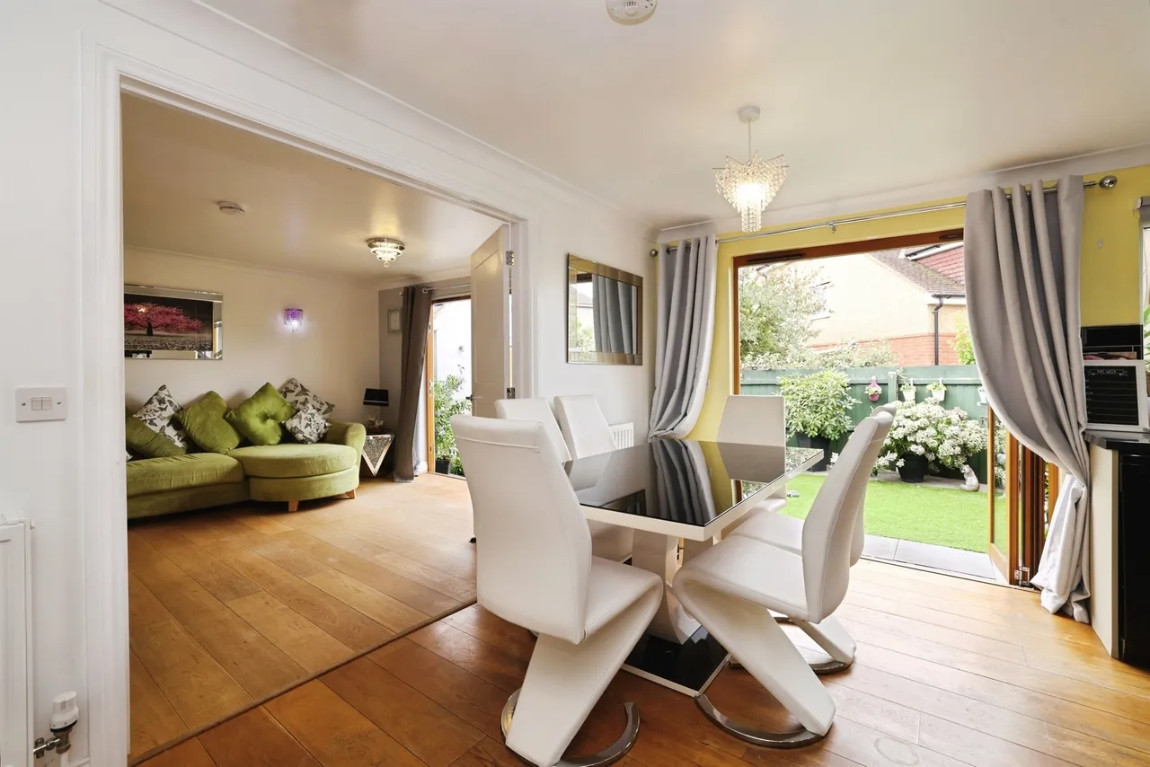 Thistlebarrow Road, SALISBURY, photo 6