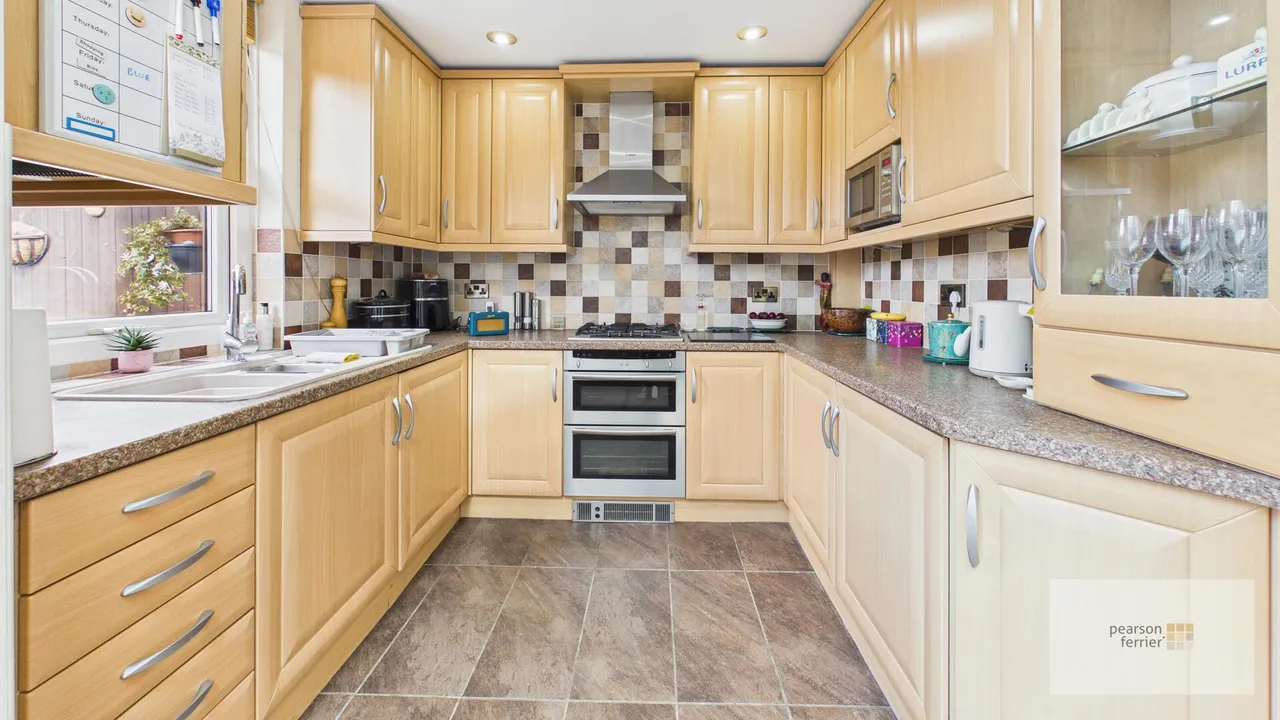 Holcombe Road, Greenmount, BL8 4BB, photo 6