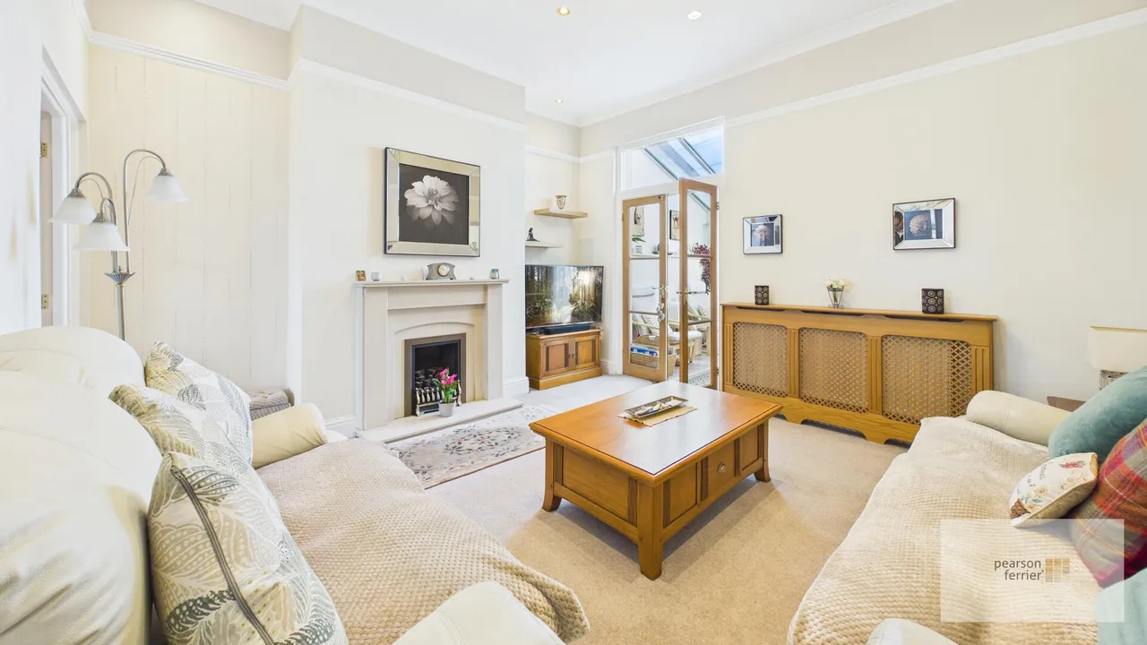 Holcombe Road, Greenmount, BL8 4BB, photo 4