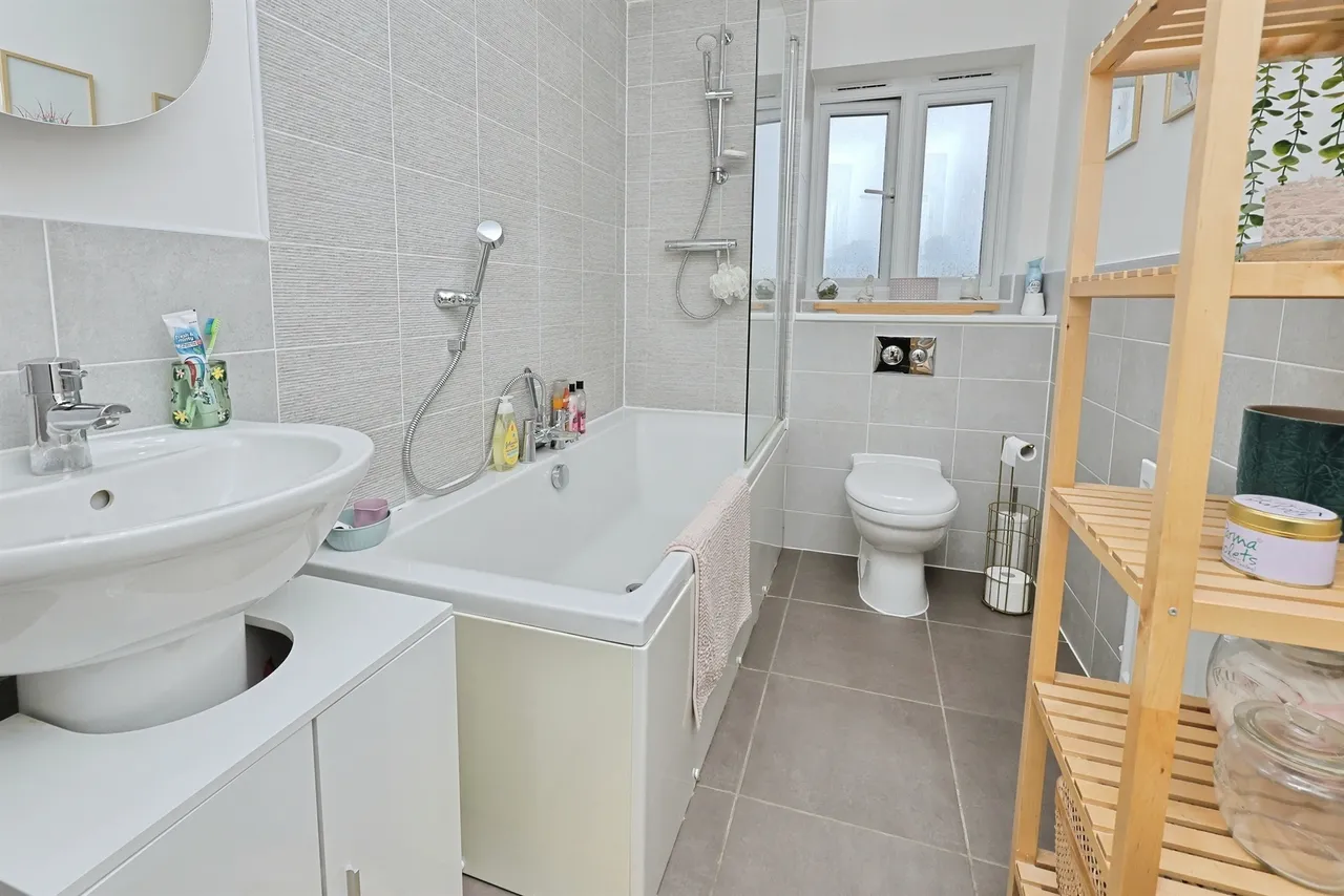 Falcon Crescent, Costessey, Norwich, photo 11