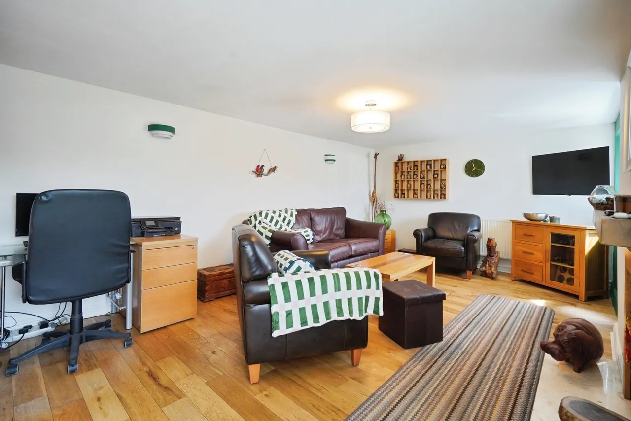 Leicester Road, Ibstock, LE67, photo 4
