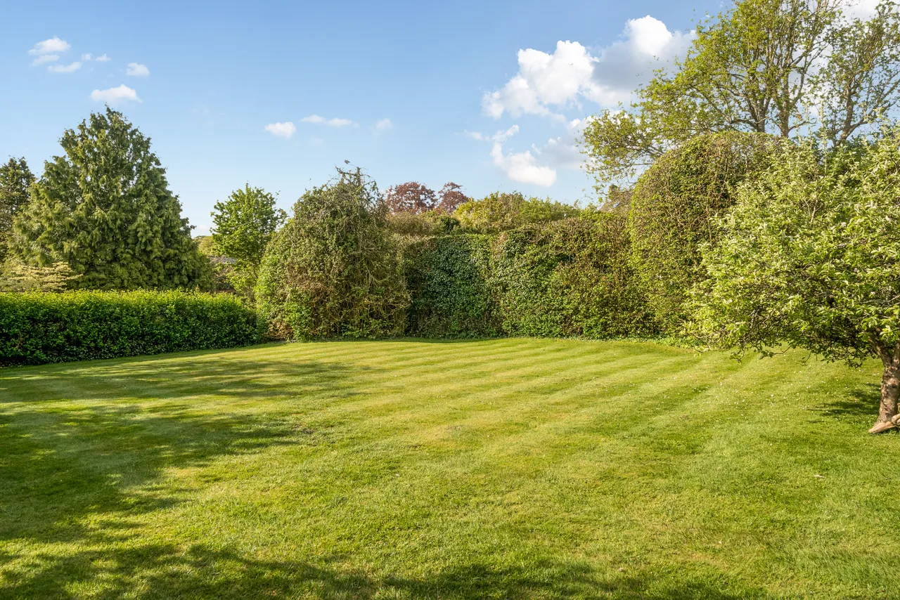 School Lane, Bishop's Sutton, SO24, photo 8