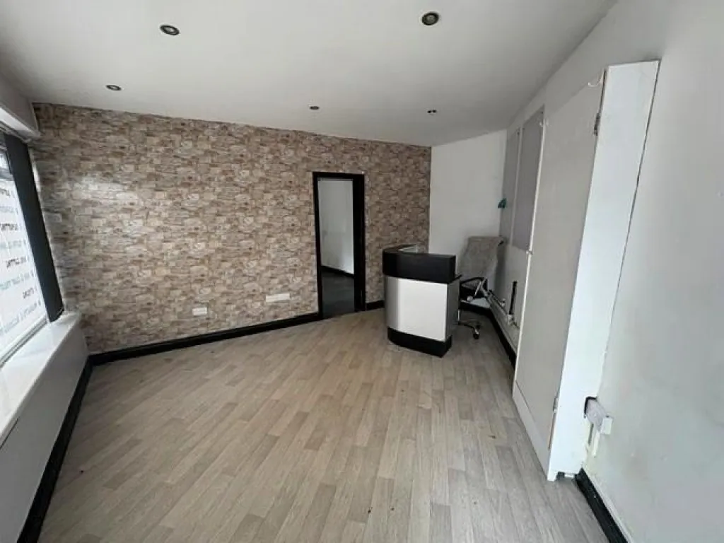 Chesterfield Road South, Mansfield, NG19, photo 3