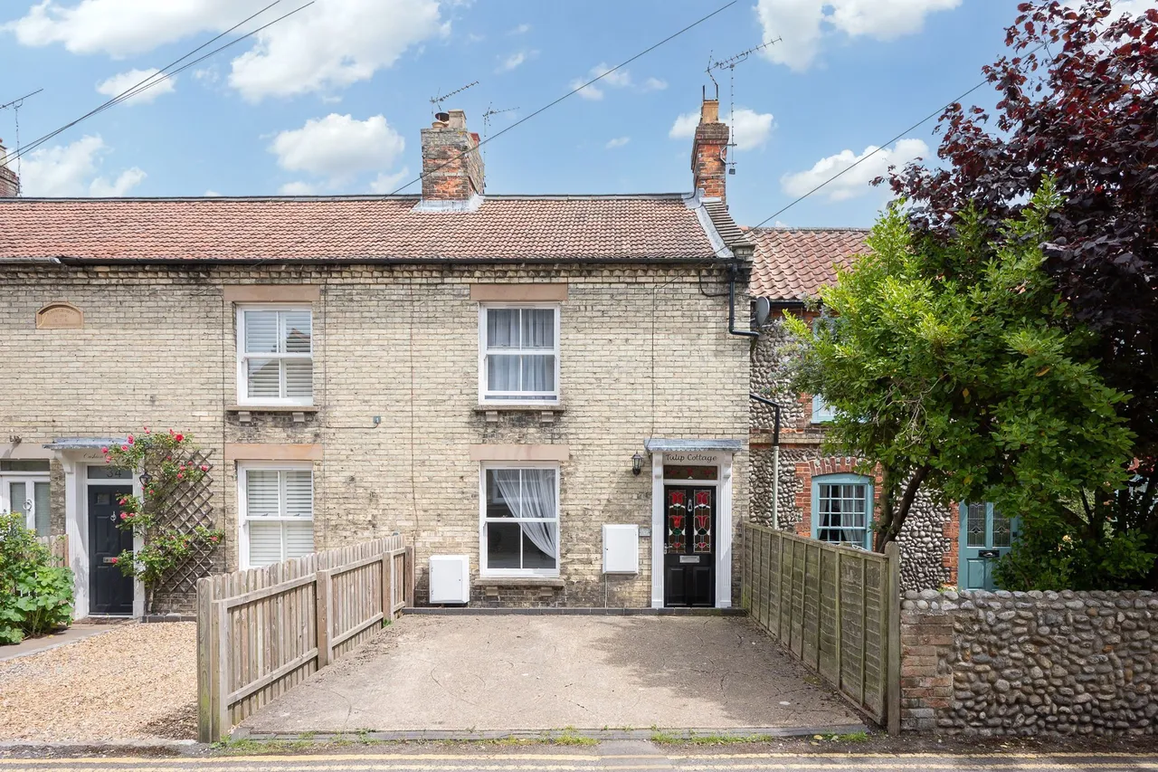 3 bed house for sale, Period Three Bedroom Cottage in Holt