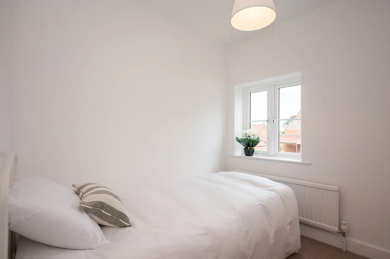 Period Three Bedroom Cottage in Holt, photo 6