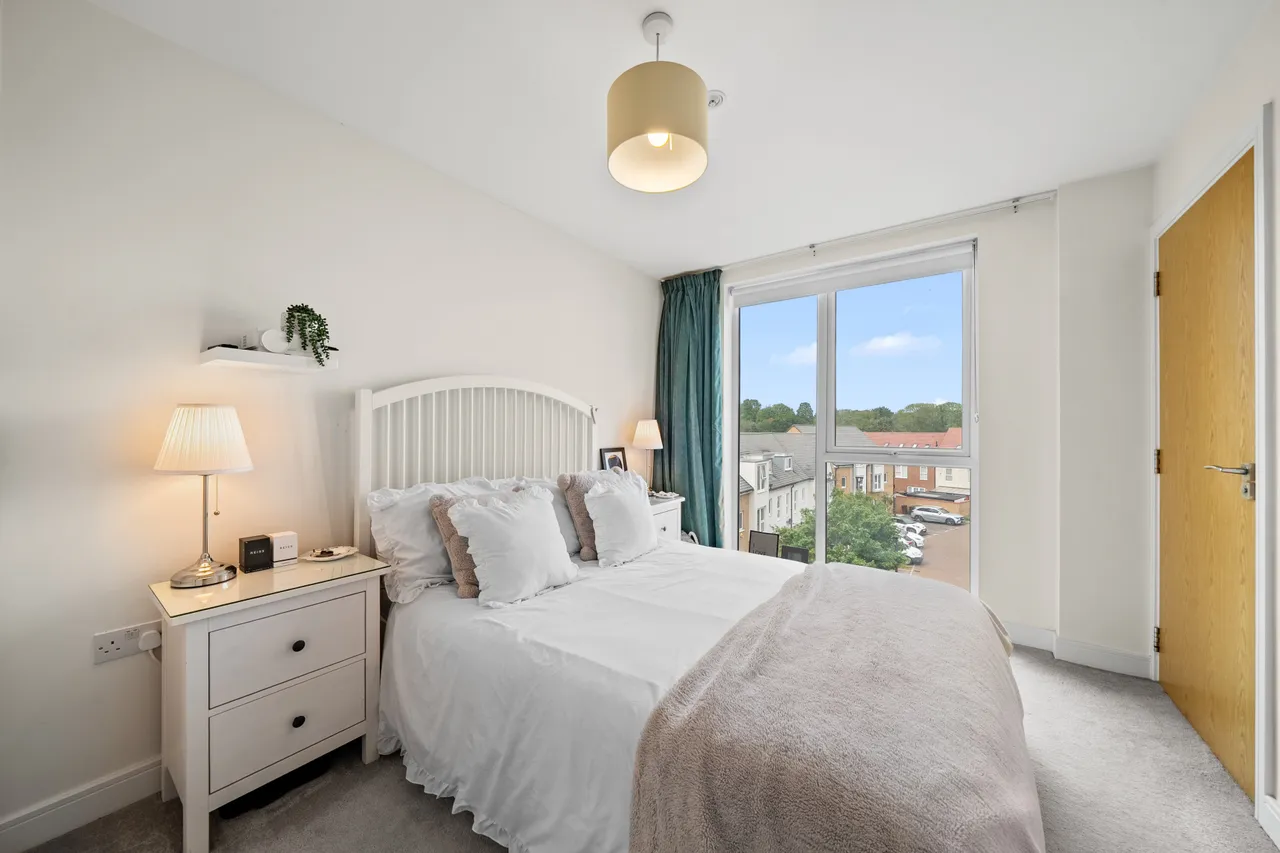 Hawker Drive, Addlestone, KT15, photo 6
