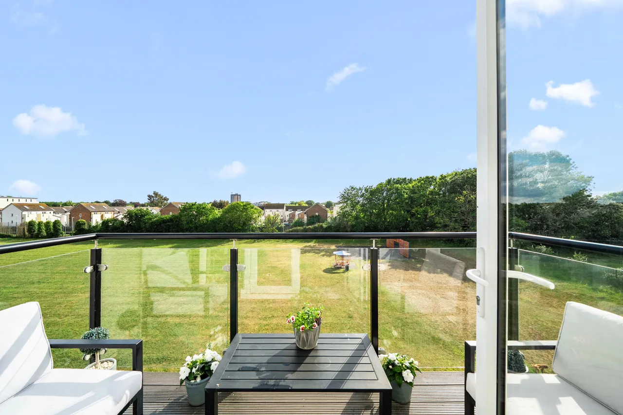 Hawker Drive, Addlestone, KT15, photo 3