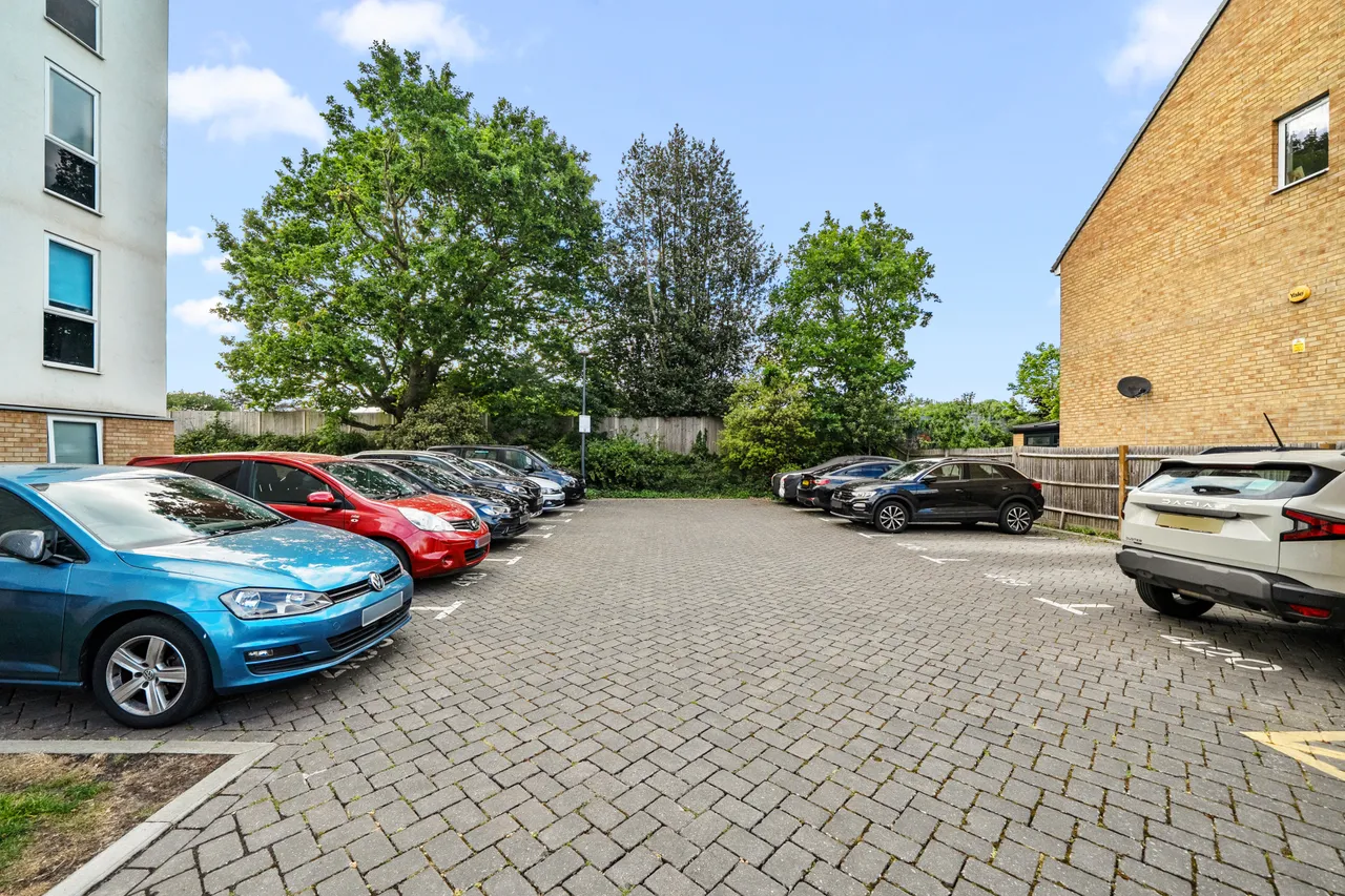 Hawker Drive, Addlestone, KT15, photo 20