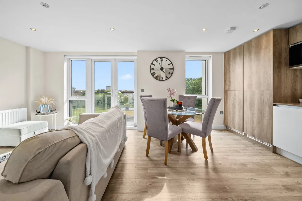 Hawker Drive, Addlestone, KT15, photo 14
