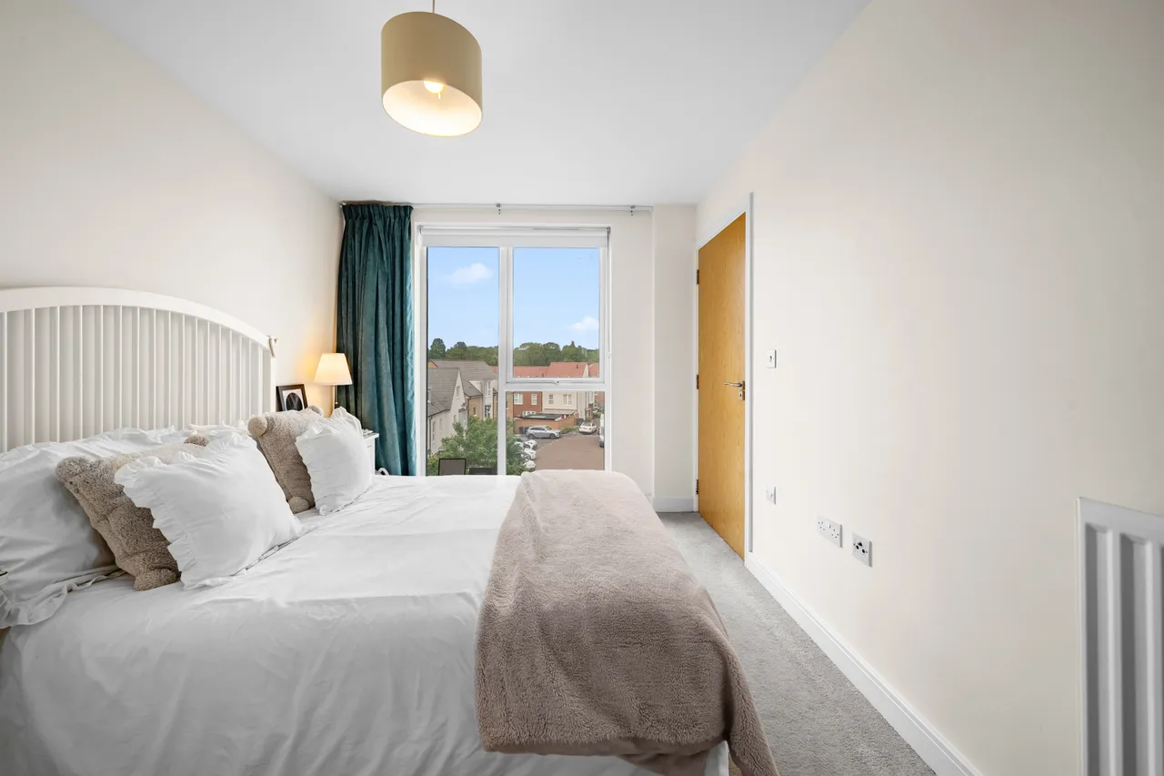 Hawker Drive, Addlestone, KT15, photo 7