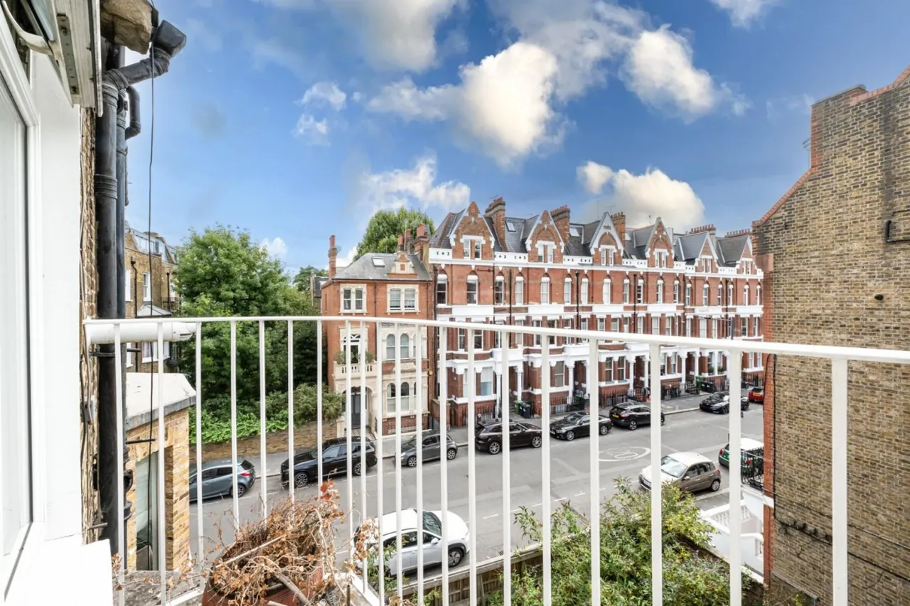 Sinclair Gardens, London, W14, photo 6