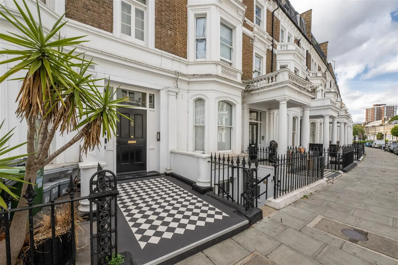 1 bed flat for sale — Sinclair Gardens, London, W14