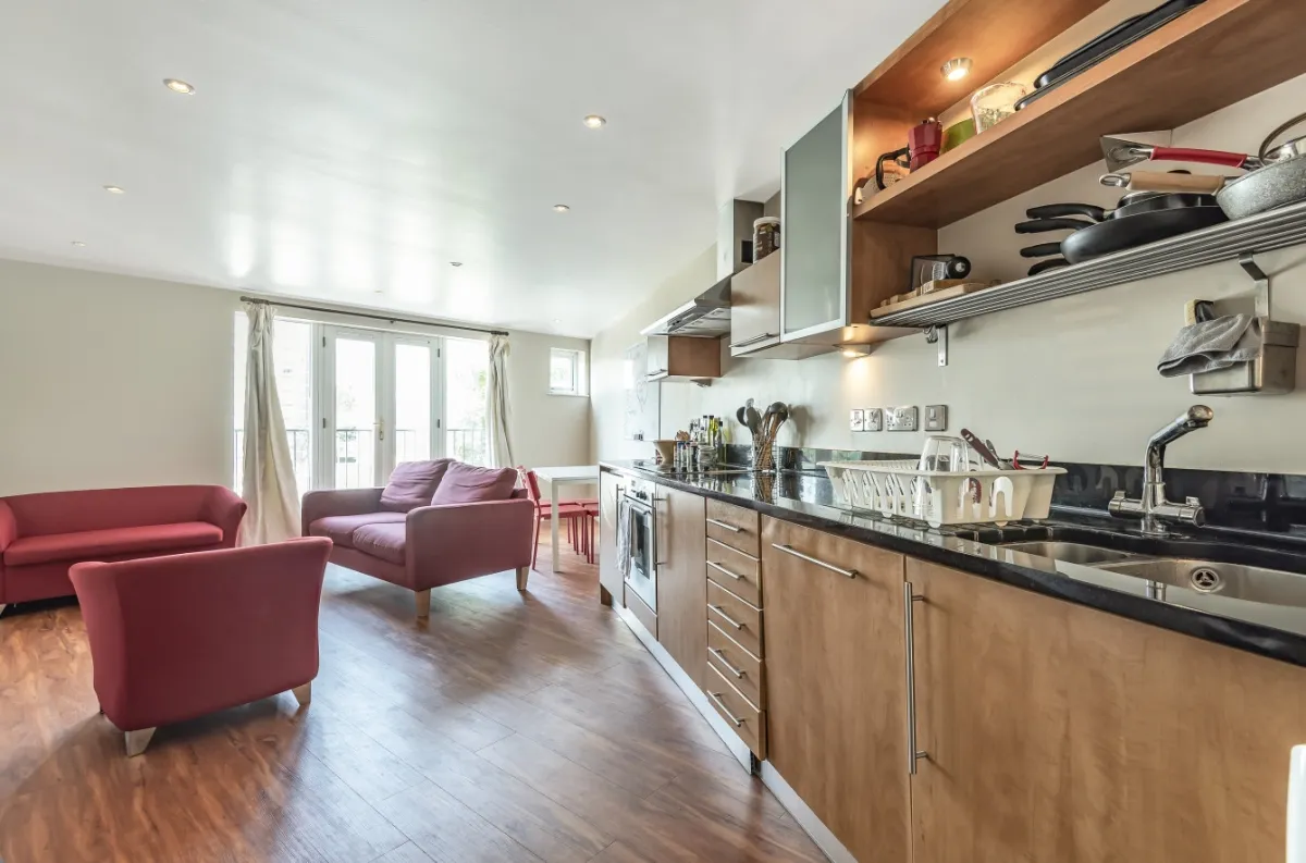 2 bed flat to rent, Battersea High Street, Battersea, SW11