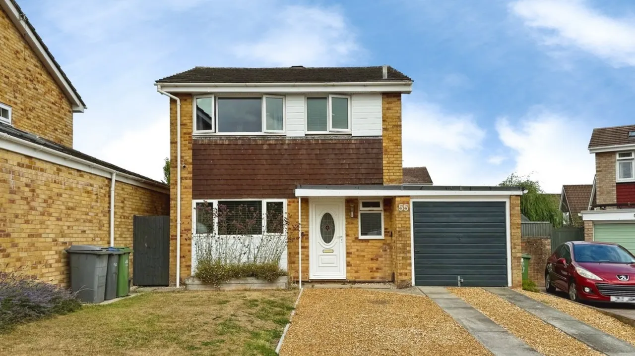 3 bed house for sale — Damask Way, Warminster