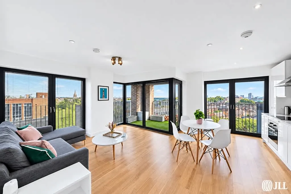 2 bed flat for sale, Great Eastern Road, London, E15