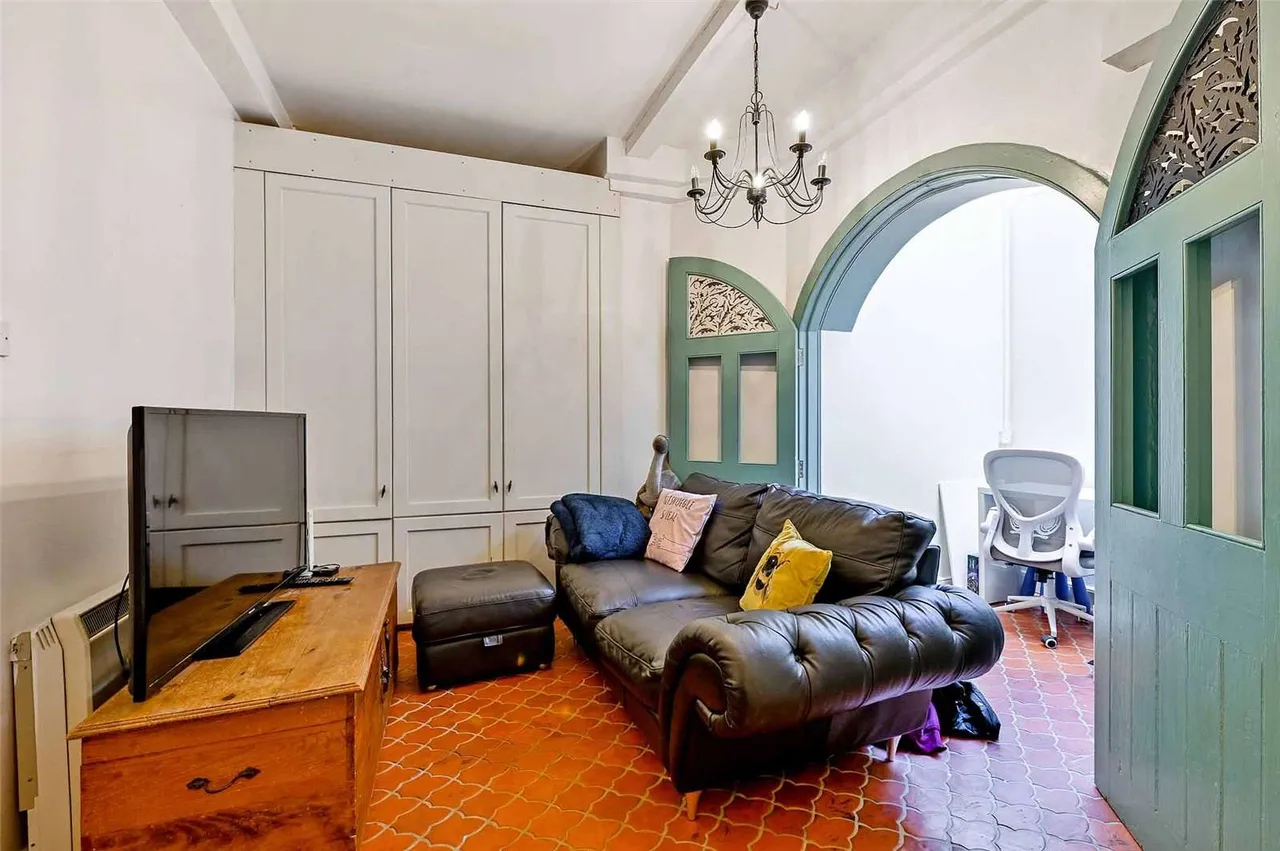Hitcham House, Hitcham Lane, Burnham, SL1 7DP, photo 9