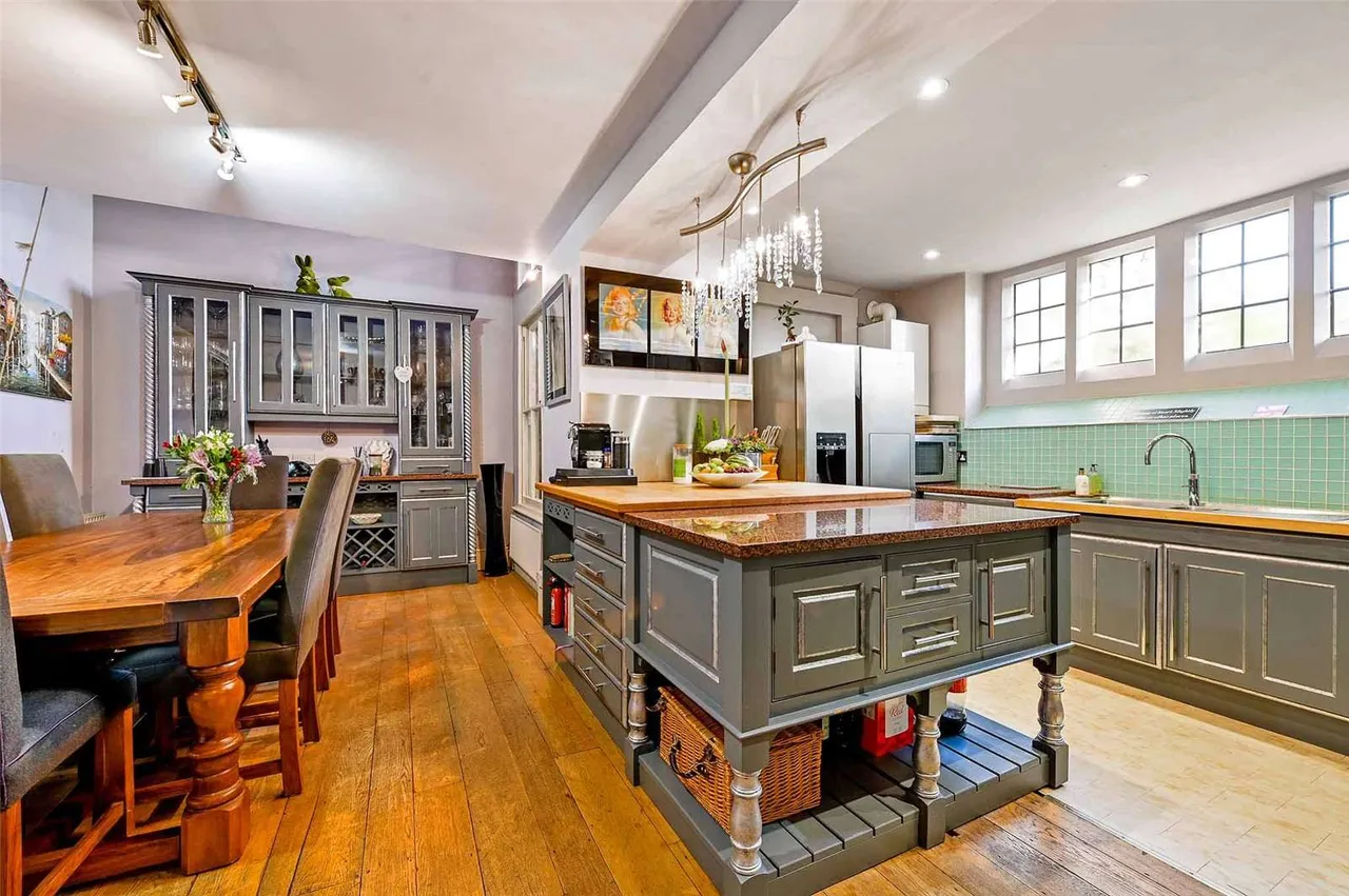 Hitcham House, Hitcham Lane, Burnham, SL1 7DP, photo 6