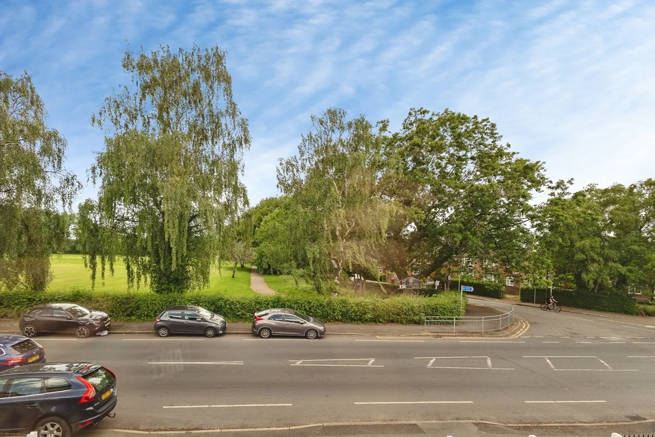 Parrs Wood Road, Manchester, Greater Manchester, M20, photo 14