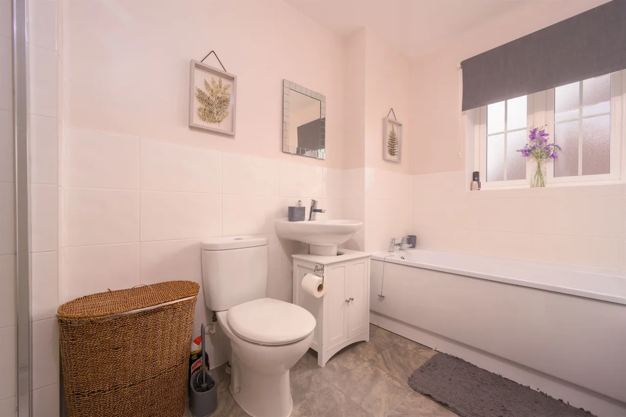 Mercia Road, Kettering, NN14, photo 10