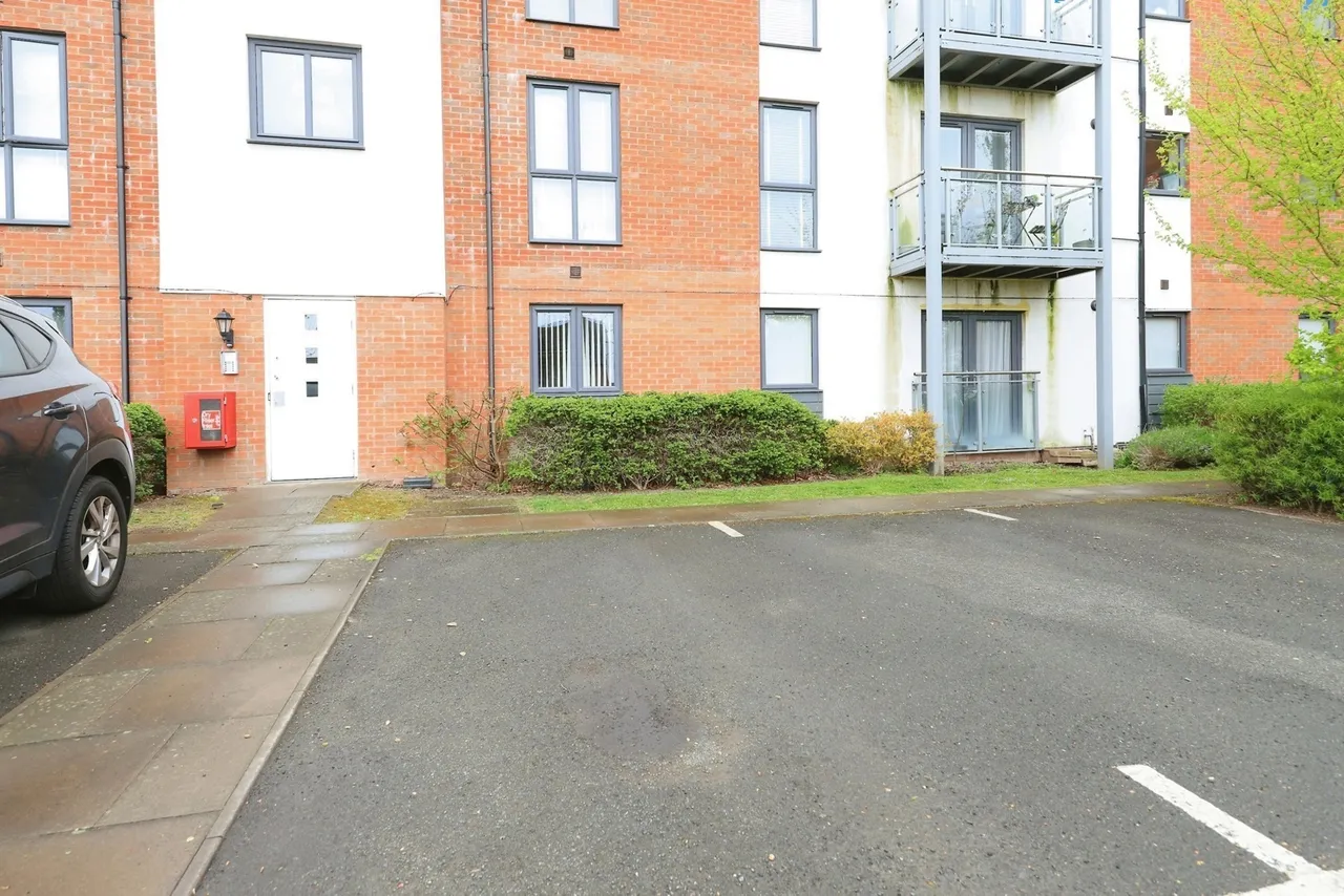 Donington Grove, Wolverhampton, WV10, photo 12